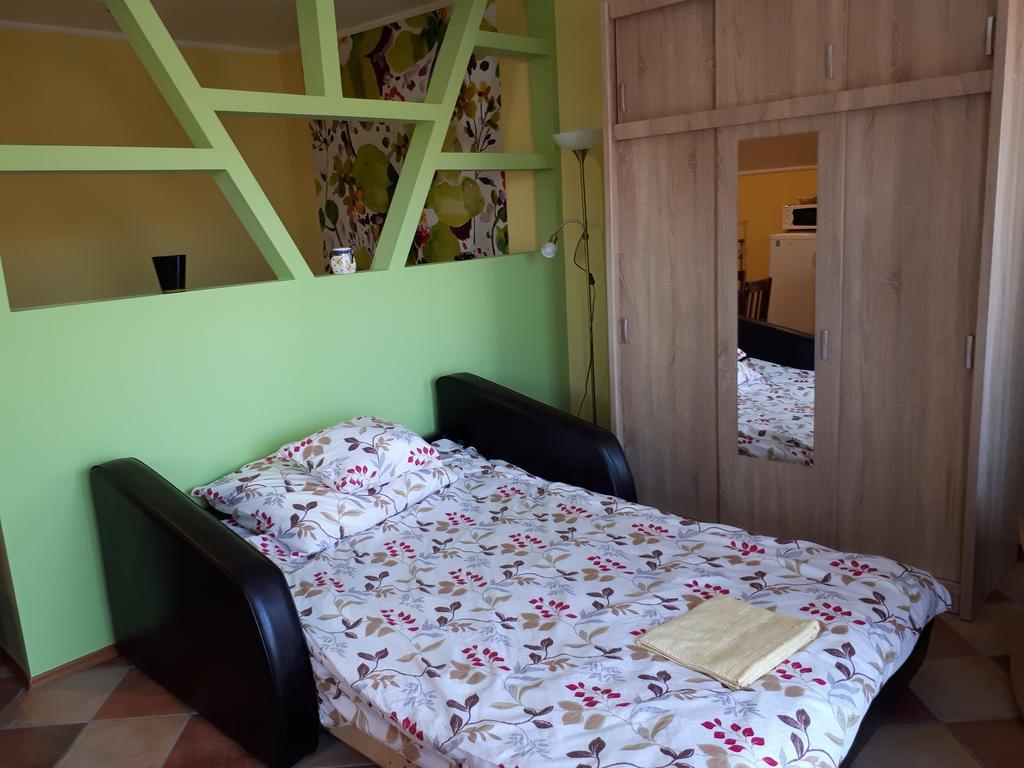 Rozmaring Apartmanok Gyula Exterior photo